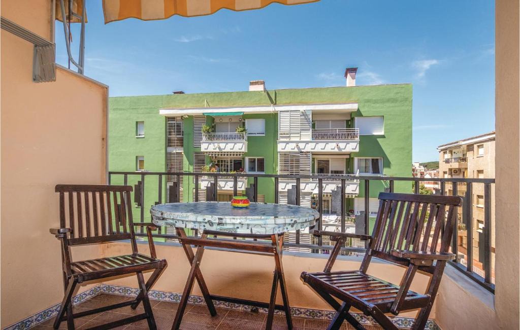 Pineda de Mar Apartment | 1 Bedroom Gorgeous Apartment In Pineda De Mar
