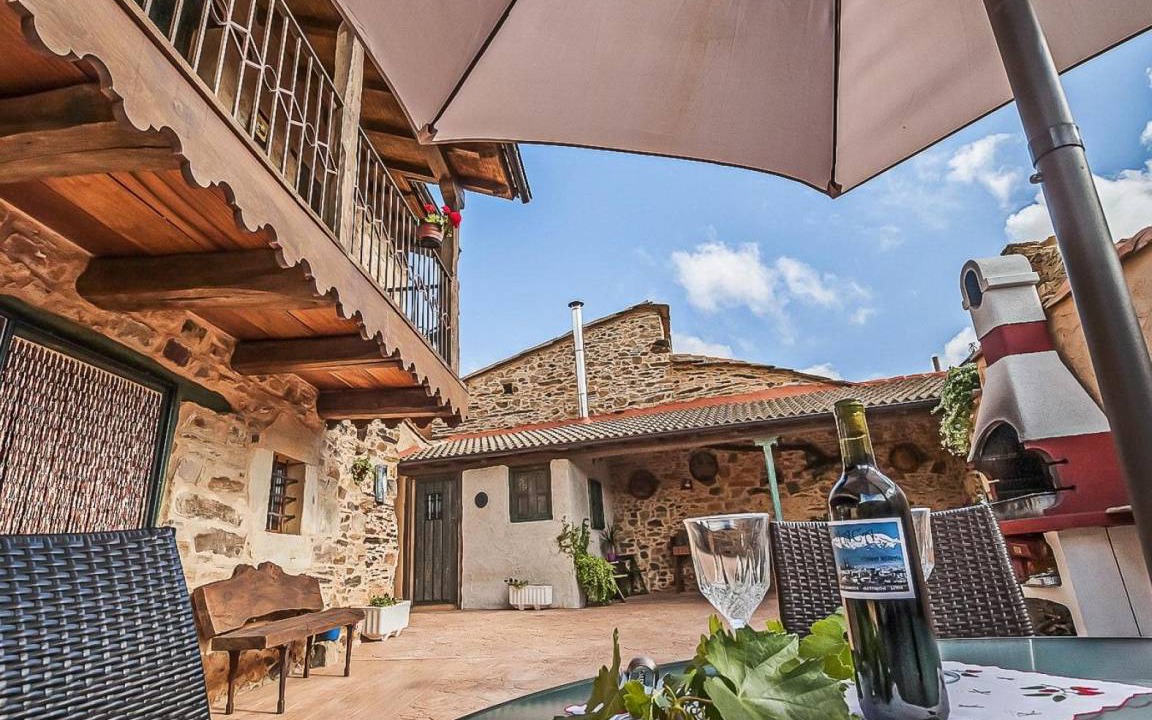 Valdespino de Somoza House | 100 m² House ∙ 5 bedrooms ∙ 10 guests