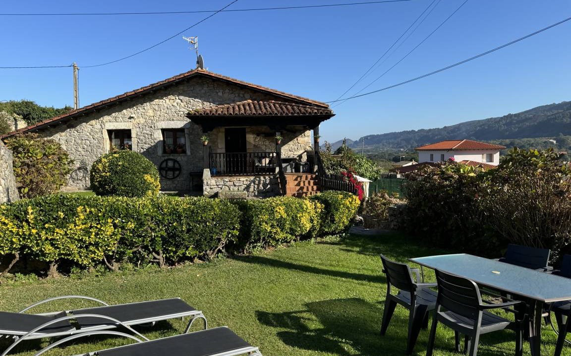 Pendueles House | 100 m² House ∙ 3 bedrooms ∙ 7 guests