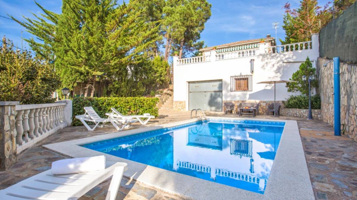 Vidreres House | 100 m² House ∙ 4 bedrooms ∙ 7 guests