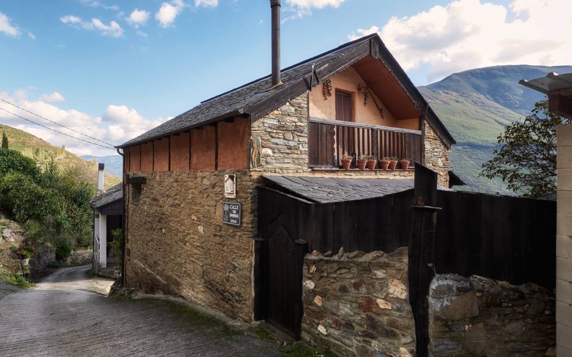 Odollo House | 100 m² House ∙ 4 bedrooms ∙ 8 guests