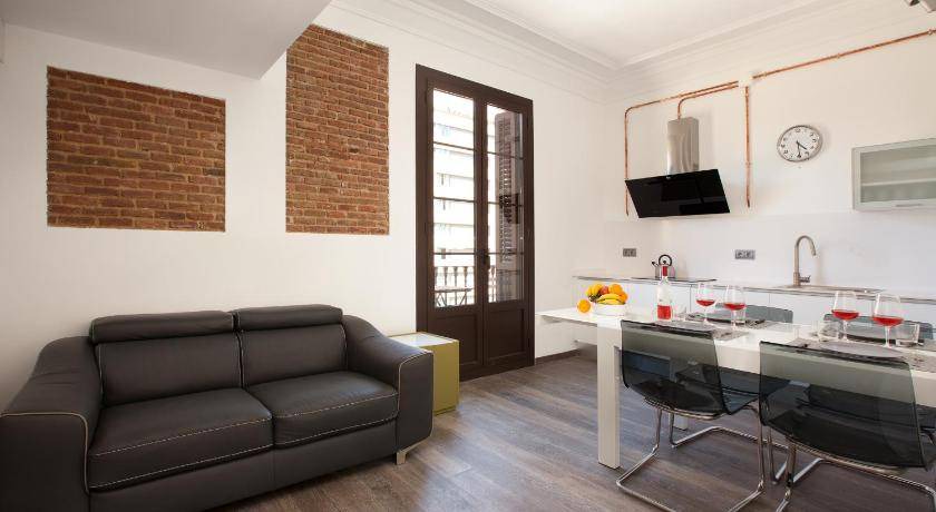 El Poble-sec Apartment | 110 m² Apartment ∙ 6 bedrooms ∙ 9 guests
