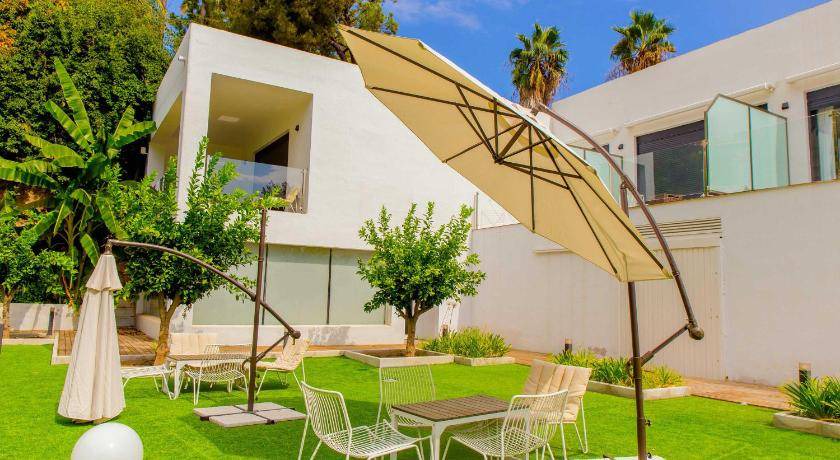 Carihuela Apartment | 110 m² Apartment ∙ 2 bedrooms ∙ 127 guests