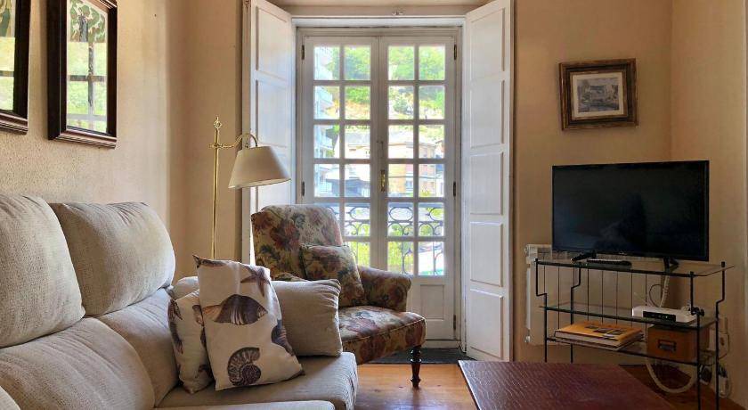 Luarca Apartment | 120 m² Apartment ∙ 4 bedrooms ∙ 6 guests