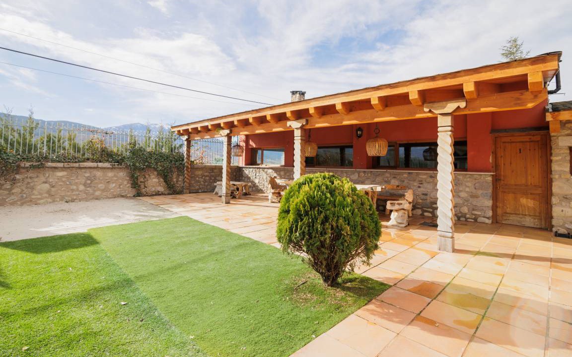 Puigcerda Ski Chalet | 120 m² Chalet ∙ 4 bedrooms ∙ 11 guests