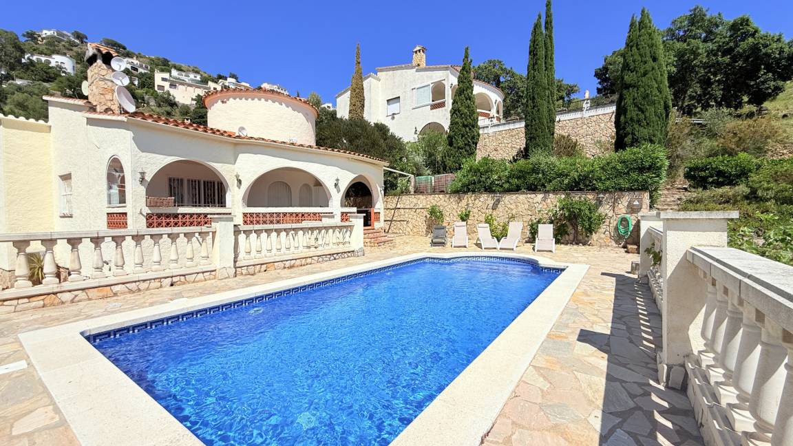El Mas Fumats Villa | 120 m² Villa ∙ 3 bedrooms ∙ 6 guests