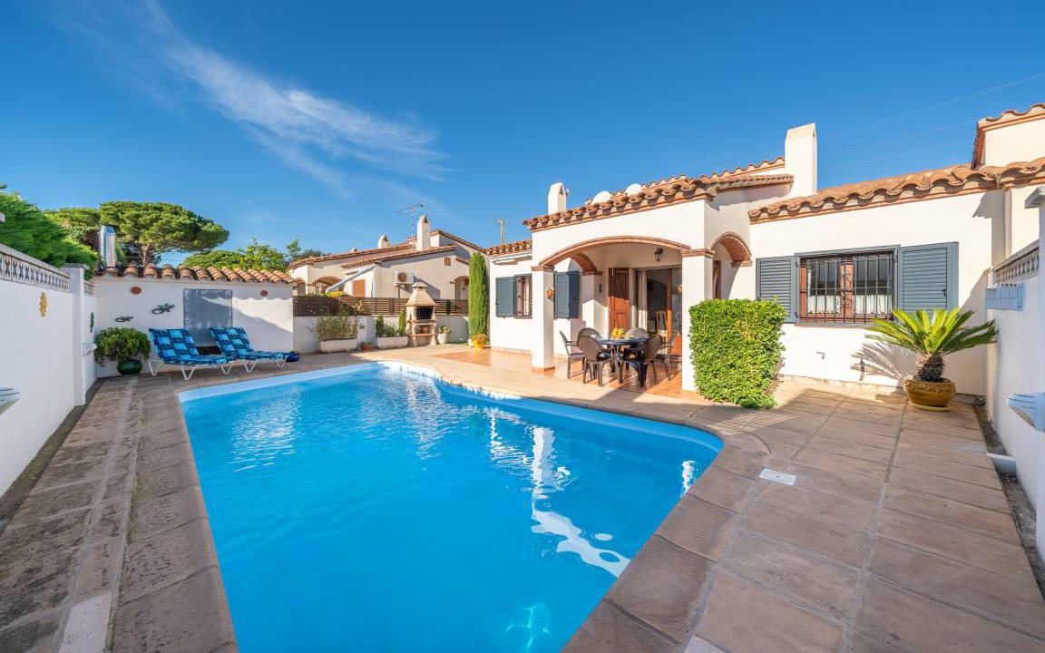 L'Escala Villa | 124 m² Villa ∙ 3 bedrooms ∙ 6 guests