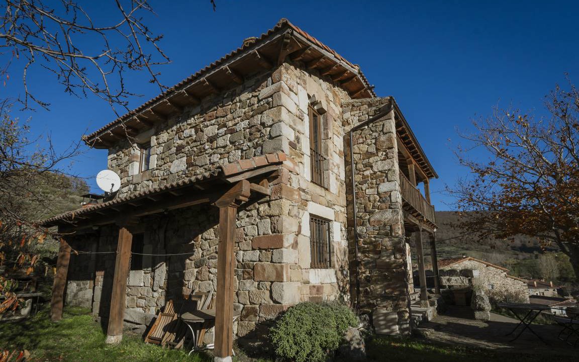 Santa Maria de Redondo House | 130 m² House ∙ 4 bedrooms ∙ 6 guests