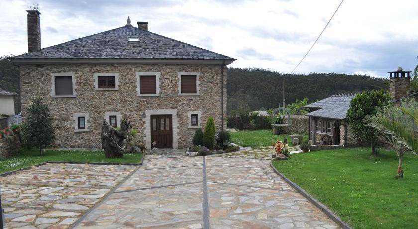Ribadeo Apartment | 140 m² Apartment ∙ 4 bedrooms ∙ 8 guests