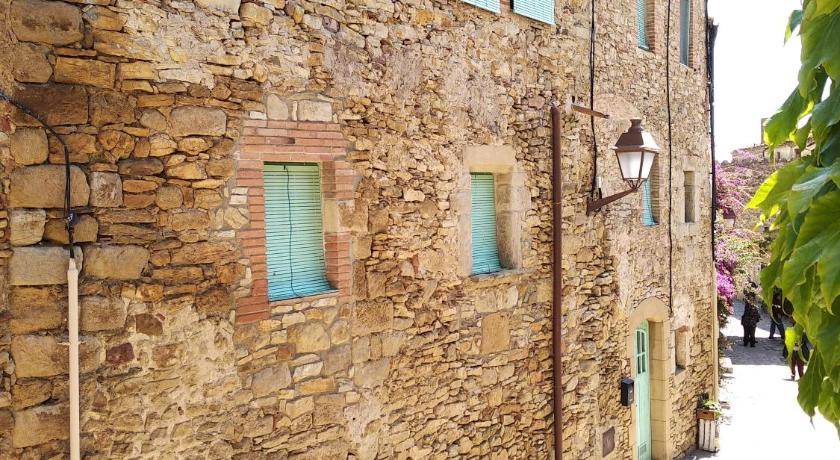 Peratallada House | 150 m² House ∙ 3 bedrooms ∙ 6 guests