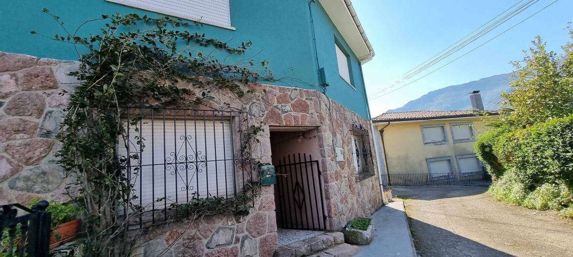 Parres Municipality House | 156 m² House ∙ 5 bedrooms ∙ 10 guests