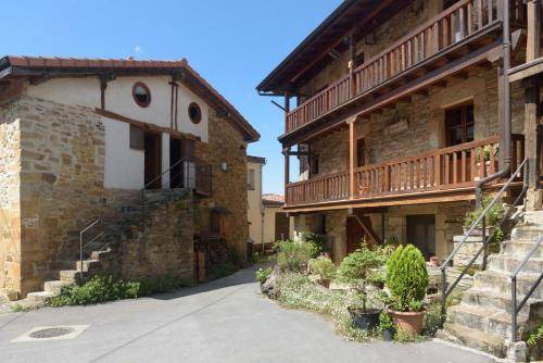 Rasines Hostel | 160 m² Hostel ∙ 2 bedrooms ∙ 32 guests