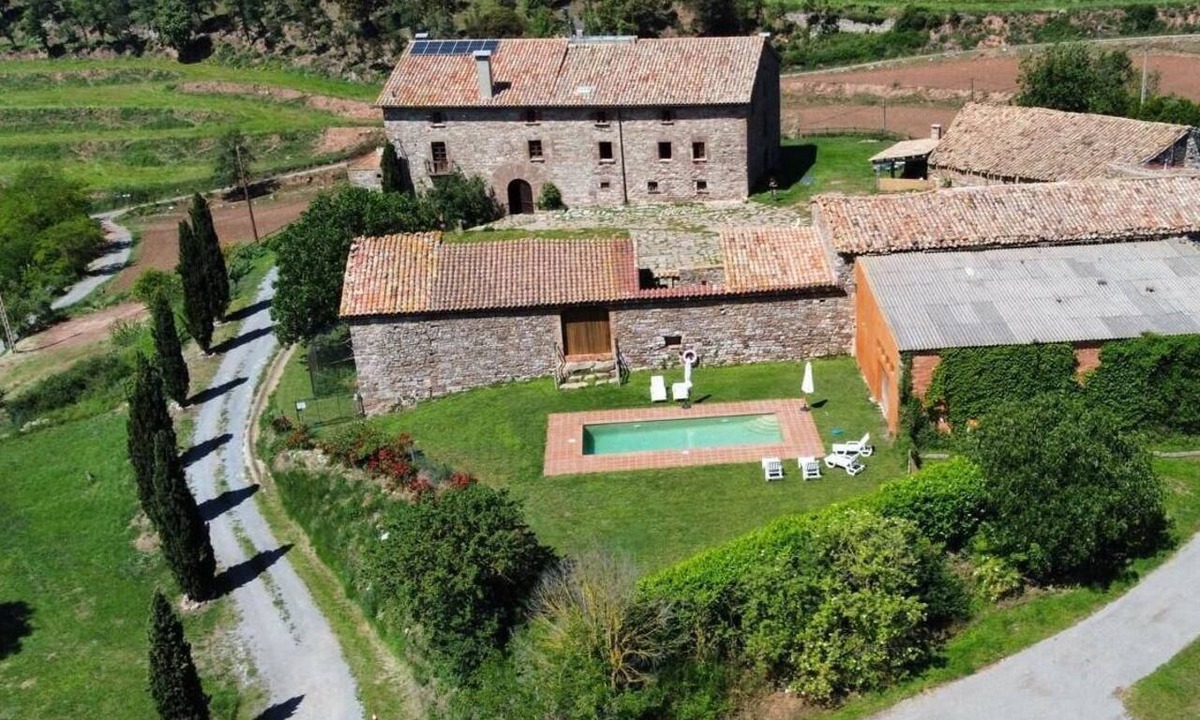 Moia Cottage | 16th-century Catalan farmhouse: a rural getaway in an idyllic setting.