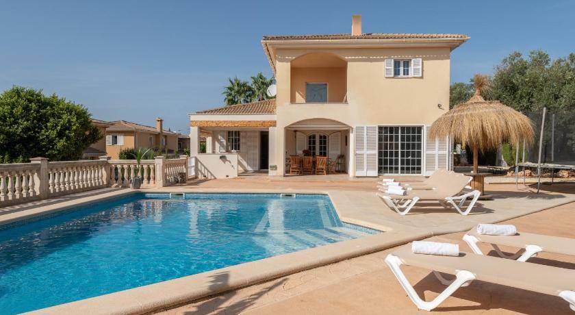Pont d'Inca Villa | 180 m² Villa ∙ 4 bedrooms ∙ 7 guests