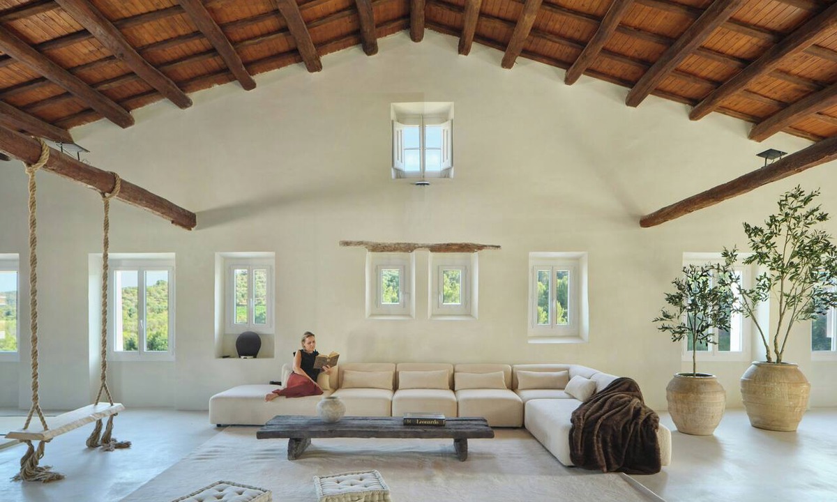 Torrelles de Foix House | 18th-century house with pool in Penedès vineyards