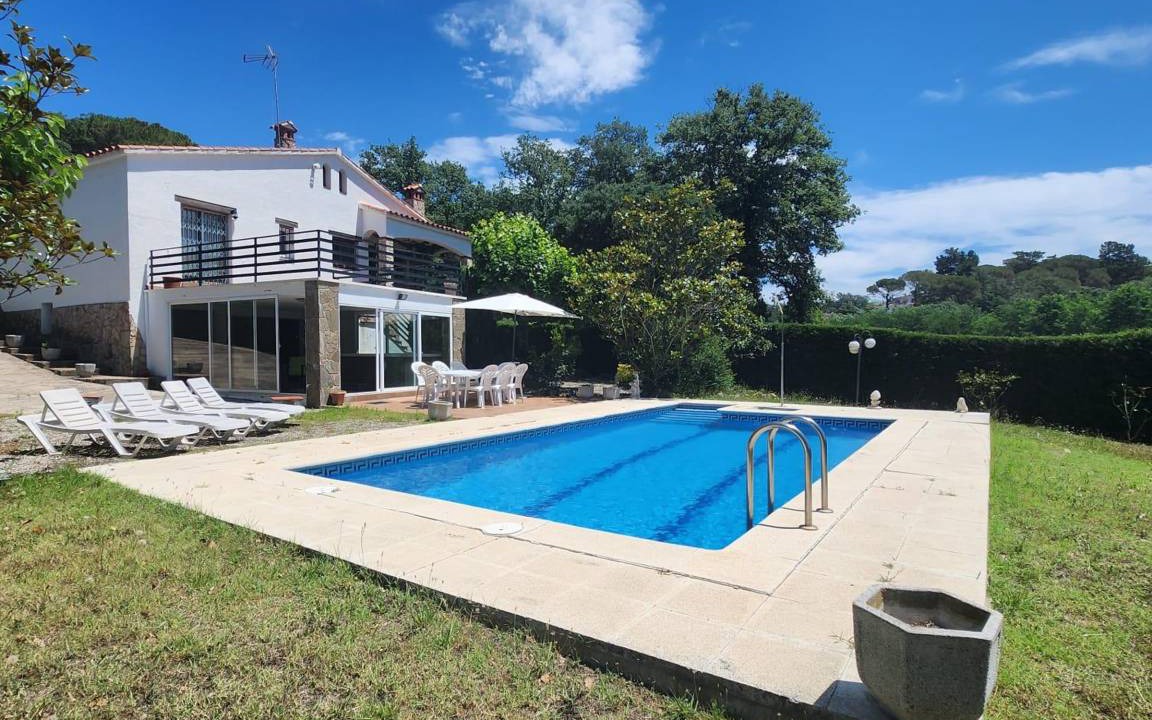 Can Carbonell House | 190 m² House ∙ 4 bedrooms ∙ 8 guests