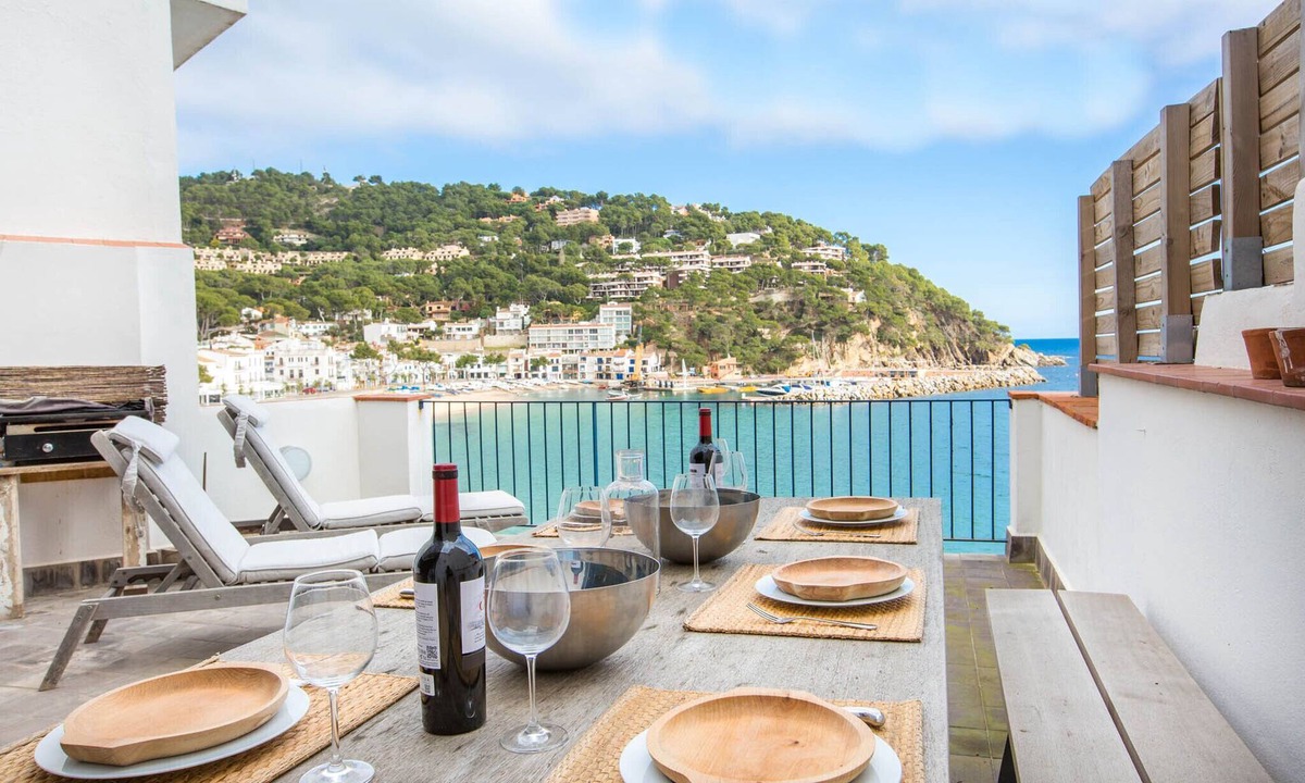 Llafranc Villa | 1MIRAD 01 - Beautiful house renovated with great taste, with fantastic views of the sea and direct access to the beach of Llafranc