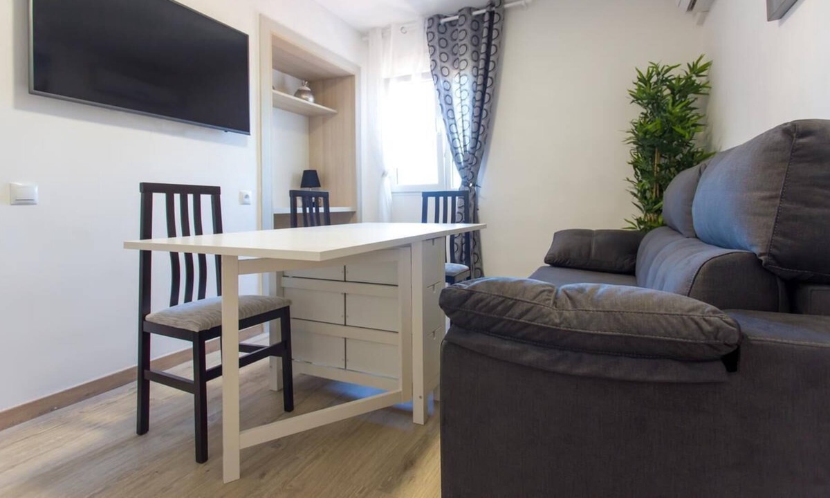 Na Rovella House | 2 bedroom apartment near City of Arts