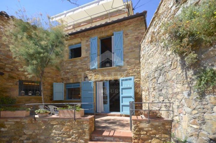 Sa Tuna Villa | 2 bedroom Villa, sleeps 4 in Begur with Air Con