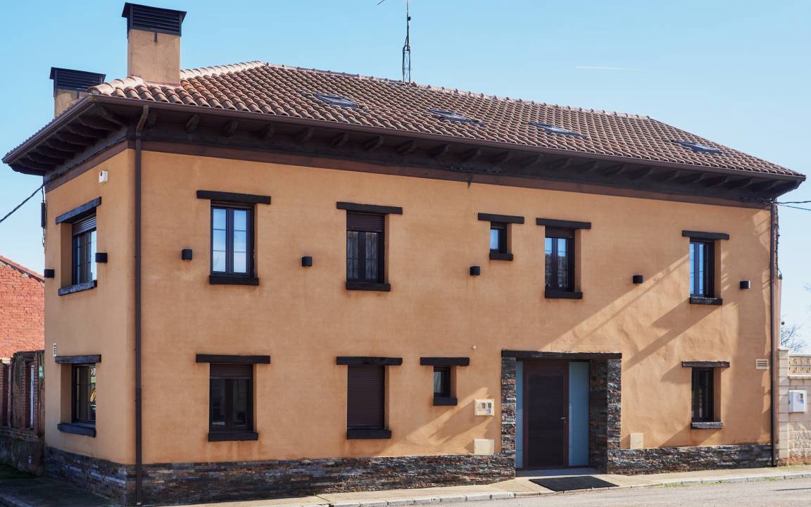 Valverde de la Virgen House | 200 m² House ∙ 5 bedrooms ∙ 16 guests