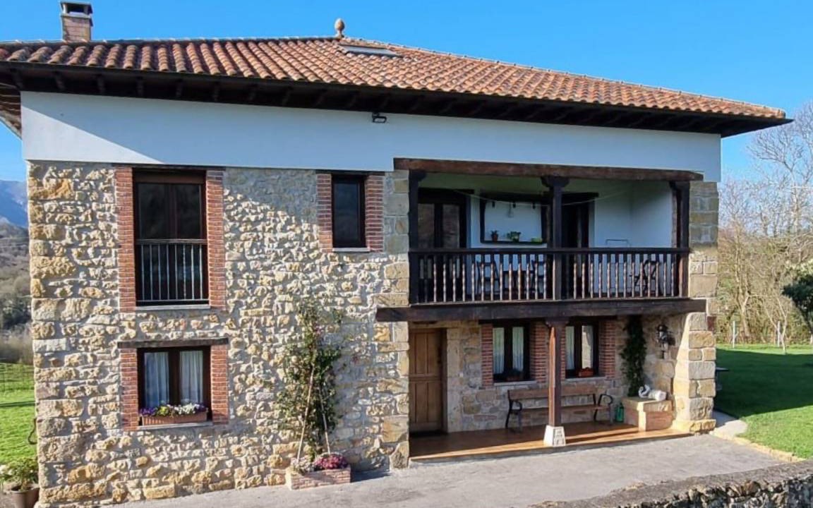 Parres House | 200 m² House ∙ 3 bedrooms ∙ 7 guests