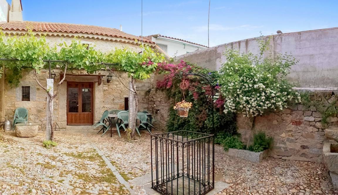 Anora House | 200 m² House ∙ 3 bedrooms ∙ 8 guests
