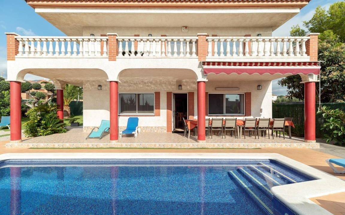 Cubelles House | 200 m² House ∙ 7 bedrooms ∙ 14 guests