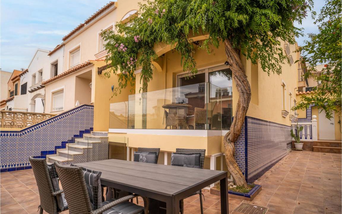 Aguadulce House | 200 m² Maisonette ∙ 3 bedrooms ∙ 6 guests