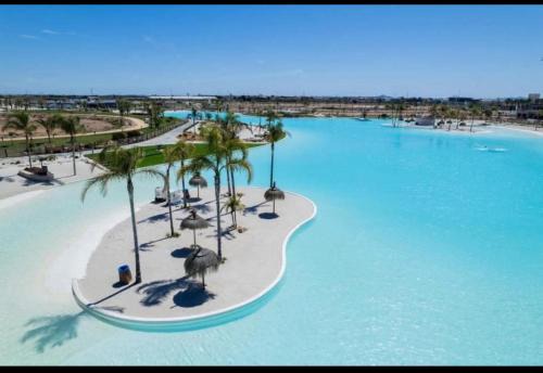 Torre-Pacheco Villa | 205m2 Villa with Jacuzzi on Santa Rosalia Lake Resort