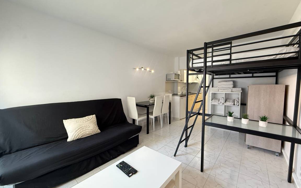 Roses Town Center Apartment | 23 m² Studio flat ∙ 1 bedroom ∙ 4 guests