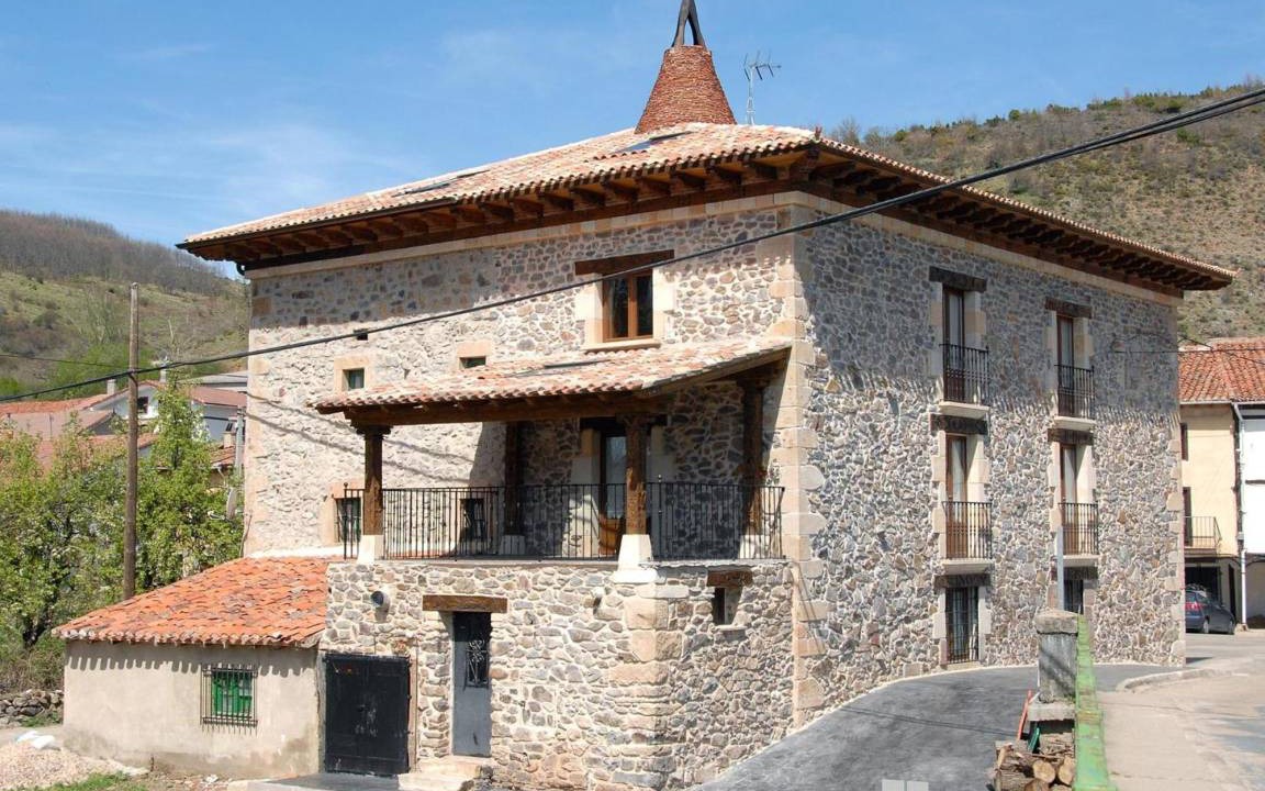 Barbadillo del Pez House | 240 m² House ∙ 6 bedrooms ∙ 17 guests