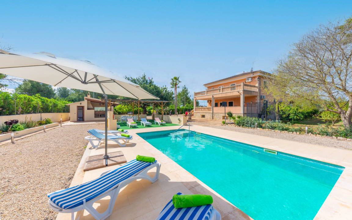 Es Garrovers Villa | 240 m² Villa ∙ 4 bedrooms ∙ 8 guests