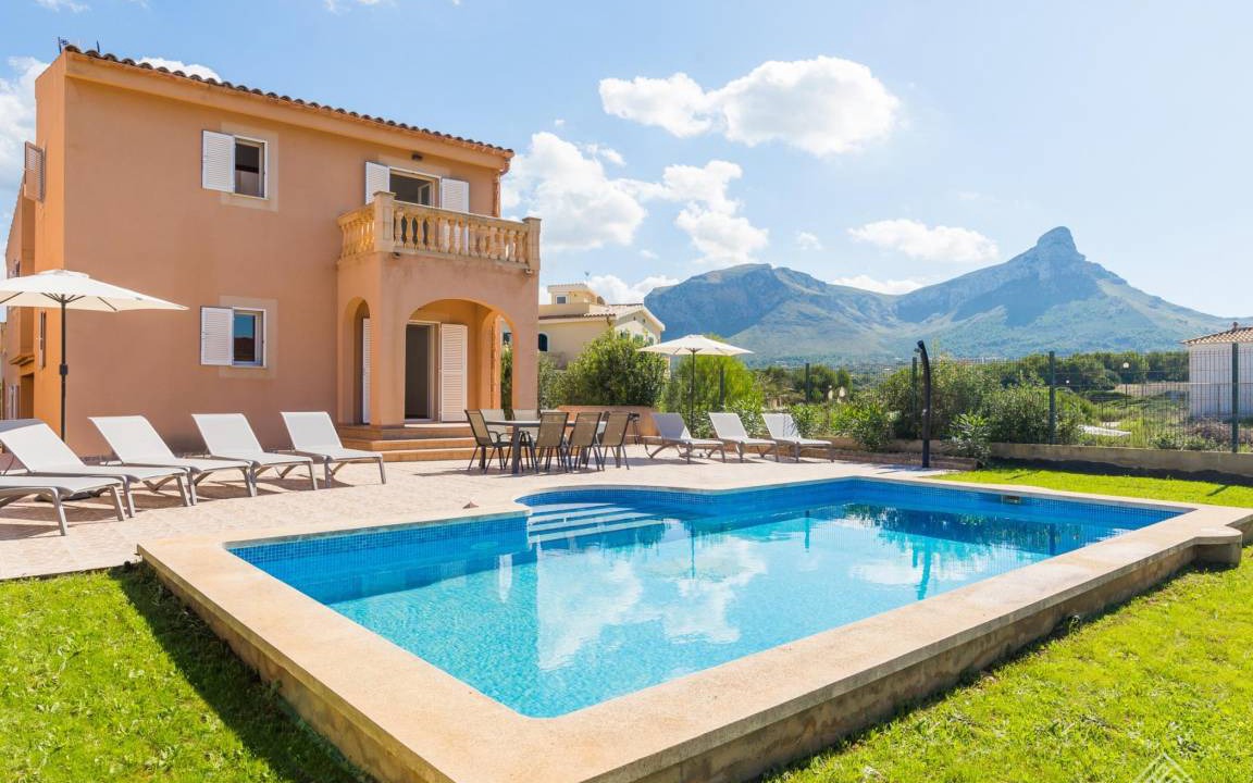Urbanizacion S'Estanyol Villa | 247 m² Villa ∙ 4 bedrooms ∙ 8 guests