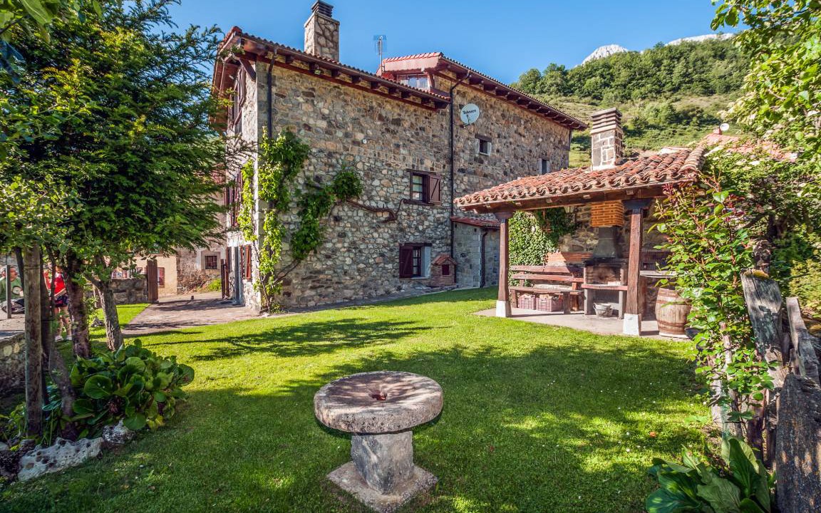 Santa Maria de Valdeon House | 250 m² House ∙ 5 bedrooms ∙ 10 guests