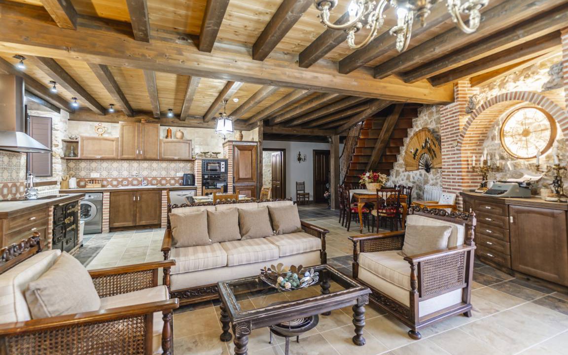 Moral de Hornuez House | 250 m² House ∙ 5 bedrooms ∙ 10 guests