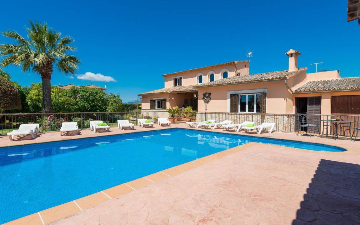 Es Garrovers Villa | 250 m² Villa ∙ 4 bedrooms ∙ 8 guests