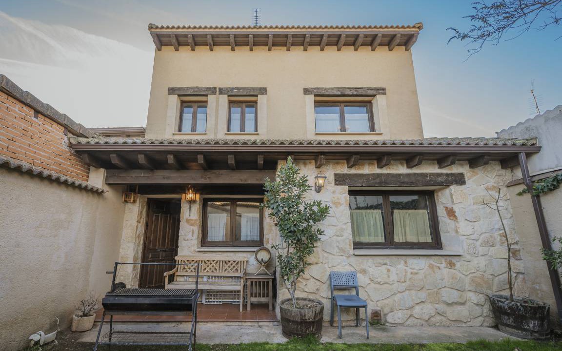 Turrubuelo House | 270 m² House ∙ 5 bedrooms ∙ 10 guests