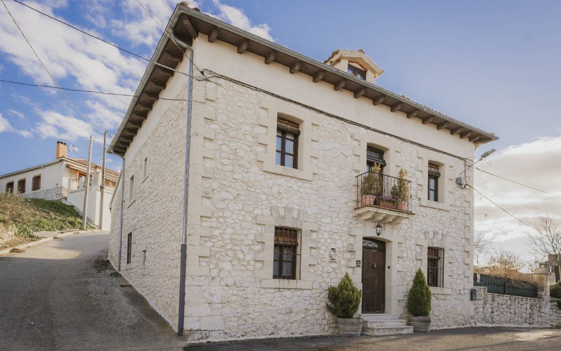 Calabazas de Fuentiduena House | 283 m² House ∙ 5 bedrooms ∙ 12 guests
