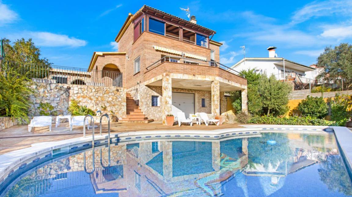 Blanes House | 282 m² House ∙ 4 bedrooms ∙ 8 guests