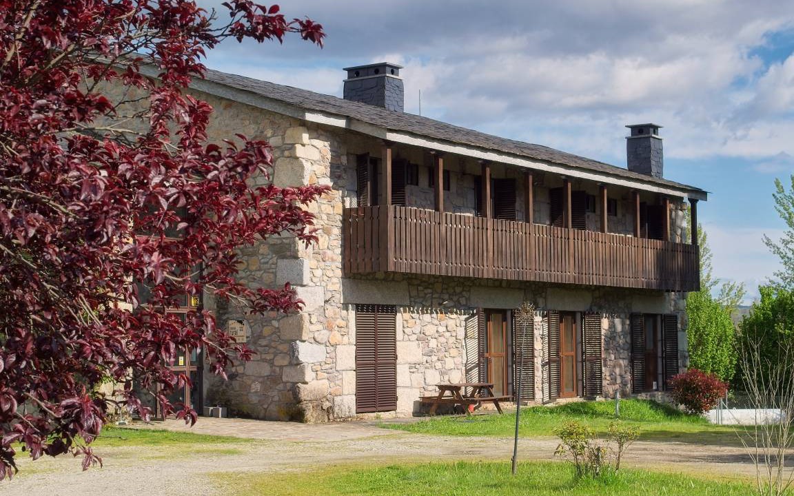 Cobreros House | 290 m² House ∙ 9 bedrooms ∙ 18 guests