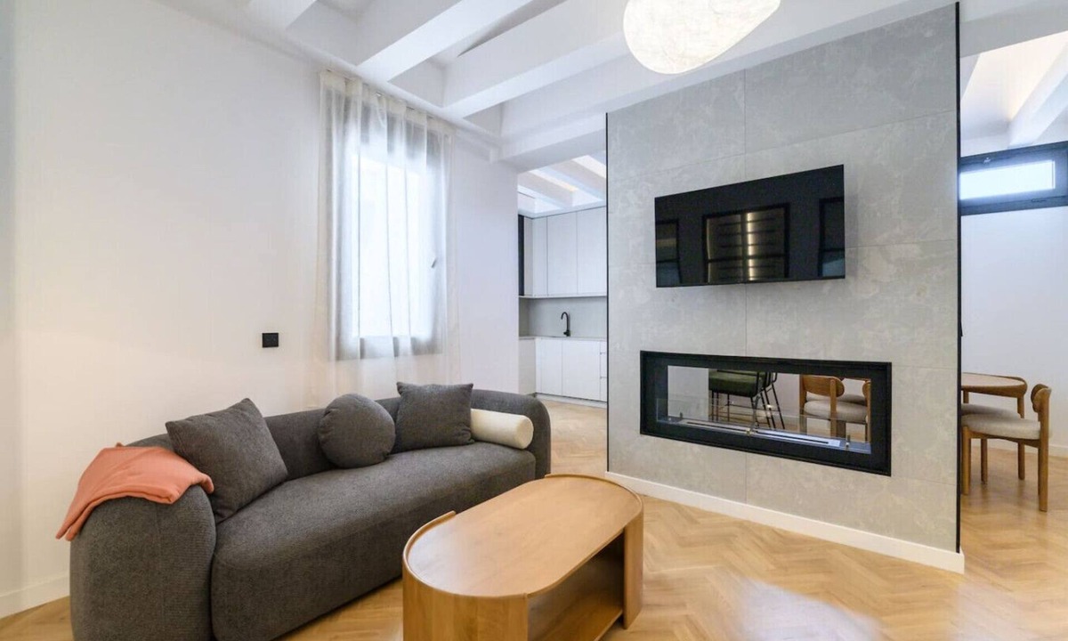 Trafalgar Apartment | 2BR 2BA | Almagro Residence | Quiet Luxury Stay