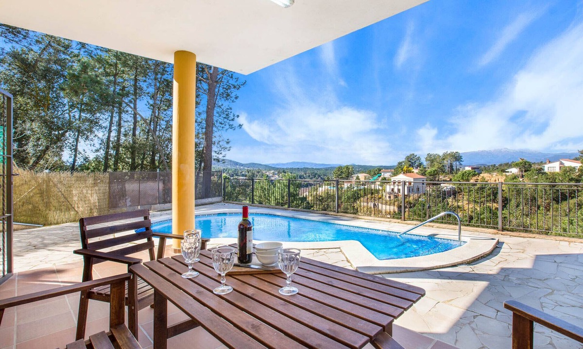 Acogedora Casa De Habitaciones Con Piscina Privada Situada Una Zona Tranquila Vidreres | Vidreres