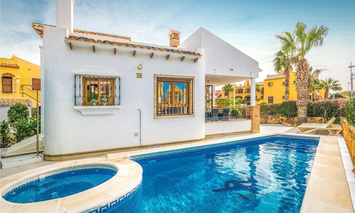 Algorfa House | 3 bedroom accommodation in Algorfa