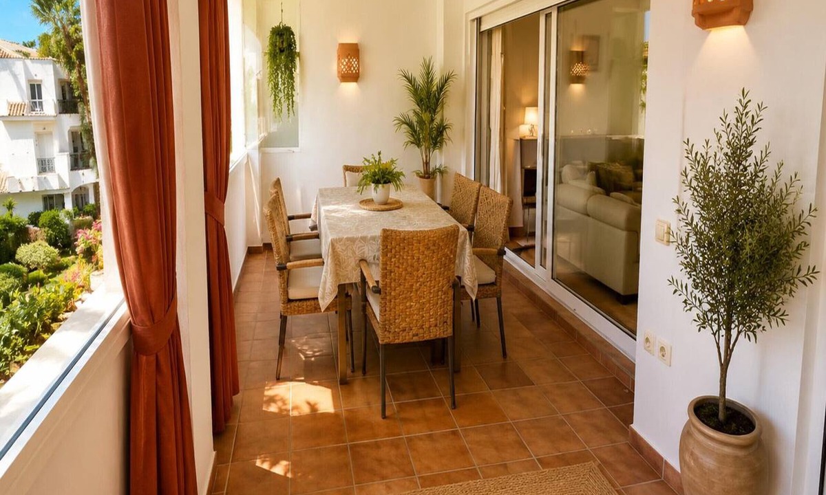 Golden Mile Apartment | 3-bedroom apartment, sea view - in Marbella