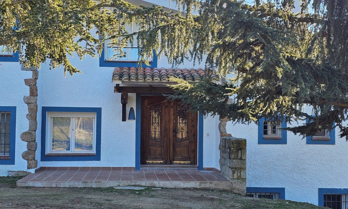 Valdemorillo House | 30 min from Madrid ideal for family reunions, retreats, workshops .