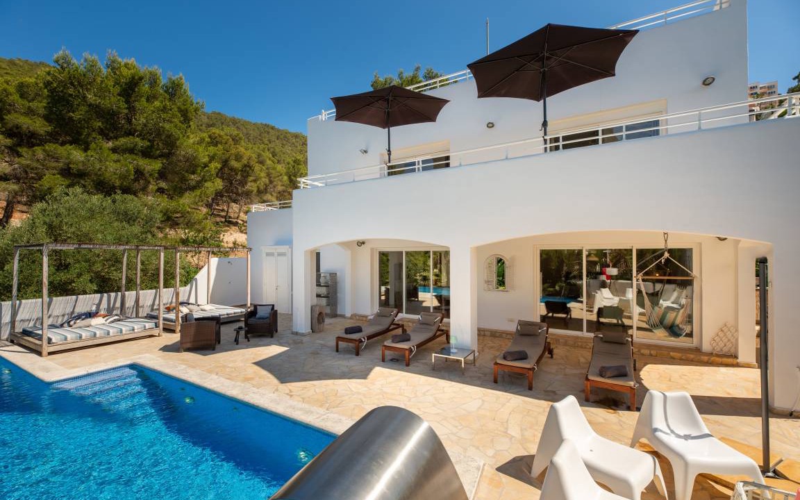 Santa Eulalia del Rio Villa | 300 m² Villa ∙ 6 bedrooms ∙ 12 guests