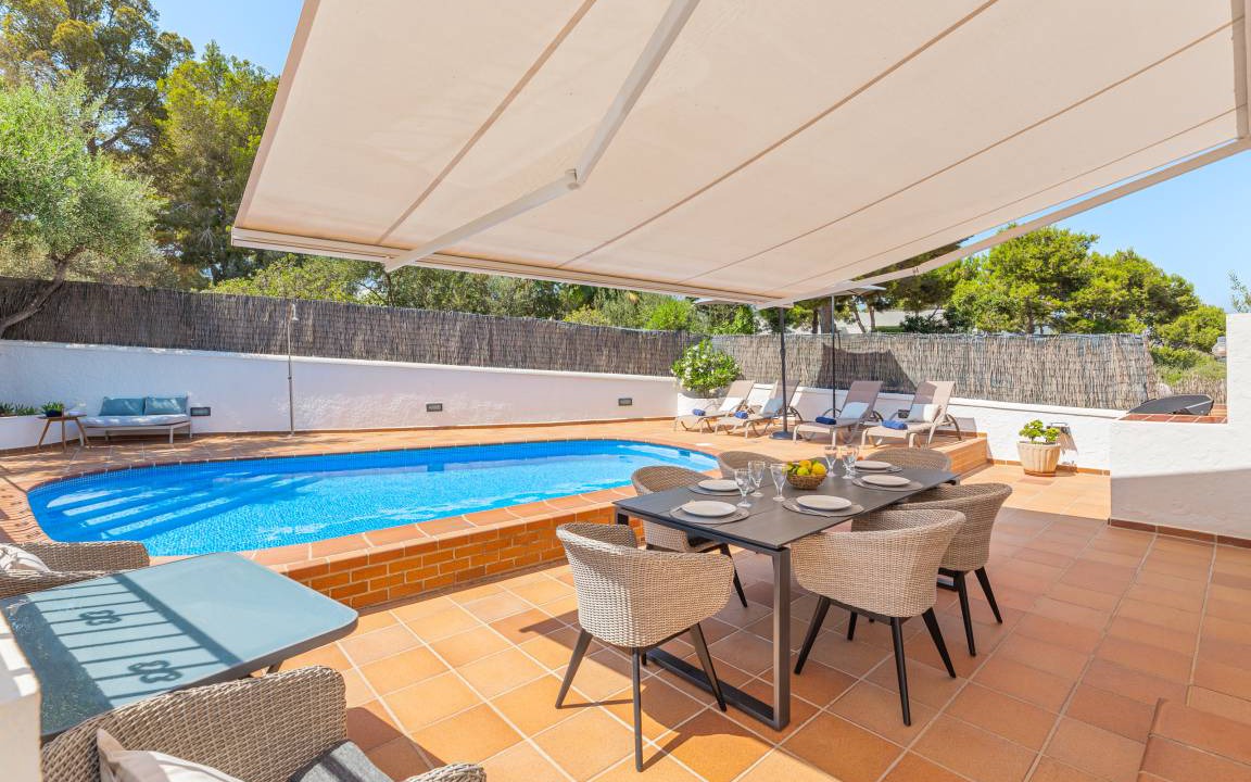 Palmanova House | 300 m² House ∙ 6 bedrooms ∙ 12 guests