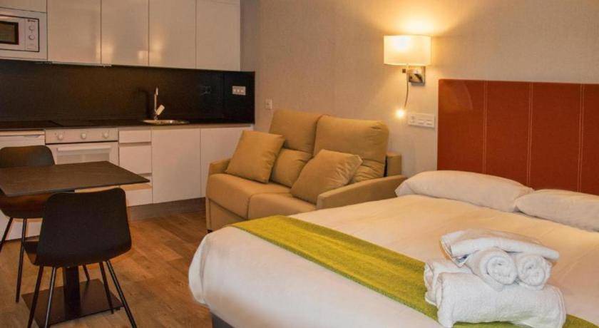 Aranda de Duero Hotel | 32 m² Hotel ∙ 2 guests