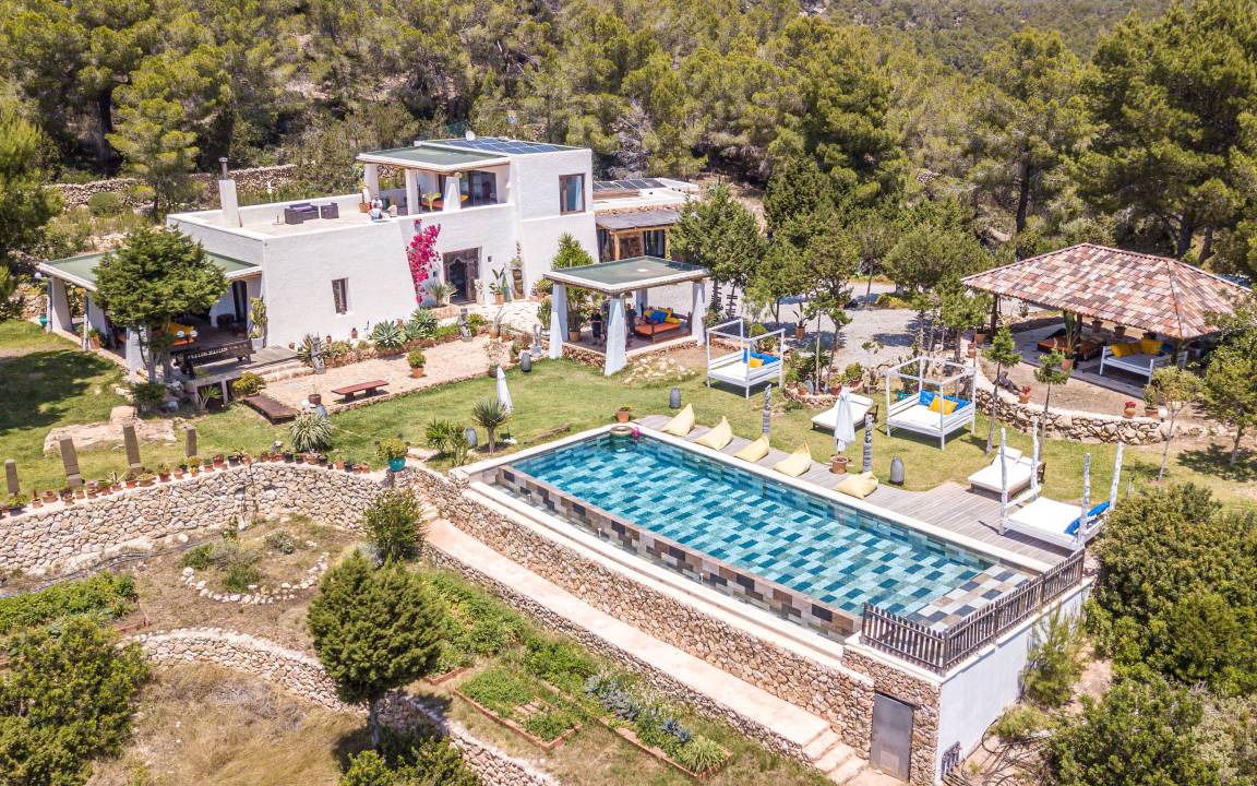 Sant Antoni de Portmany Villa | 350 m² Villa ∙ 5 bedrooms ∙ 10 guests
