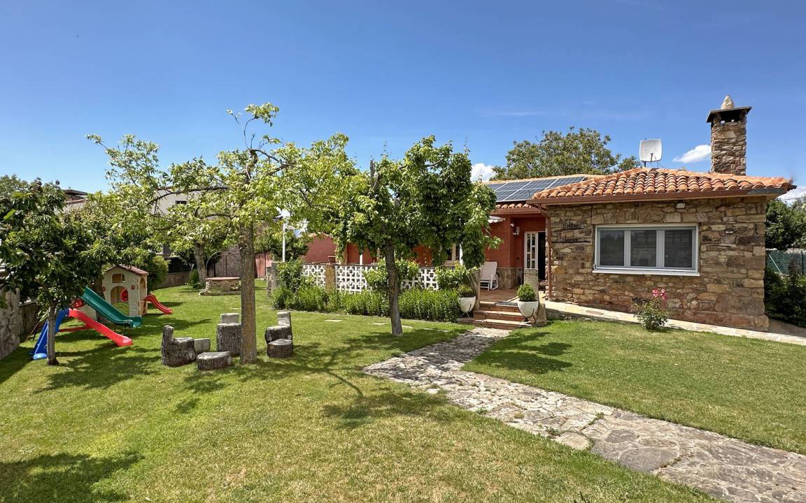 Tera House | 350 m² House ∙ 4 bedrooms ∙ 9 guests